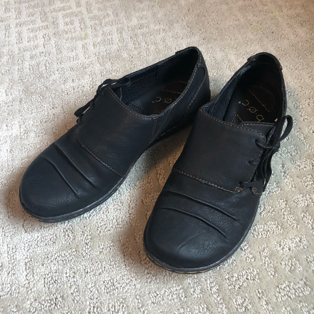 Black Casual Slip-On Flats with Textured Fabric
